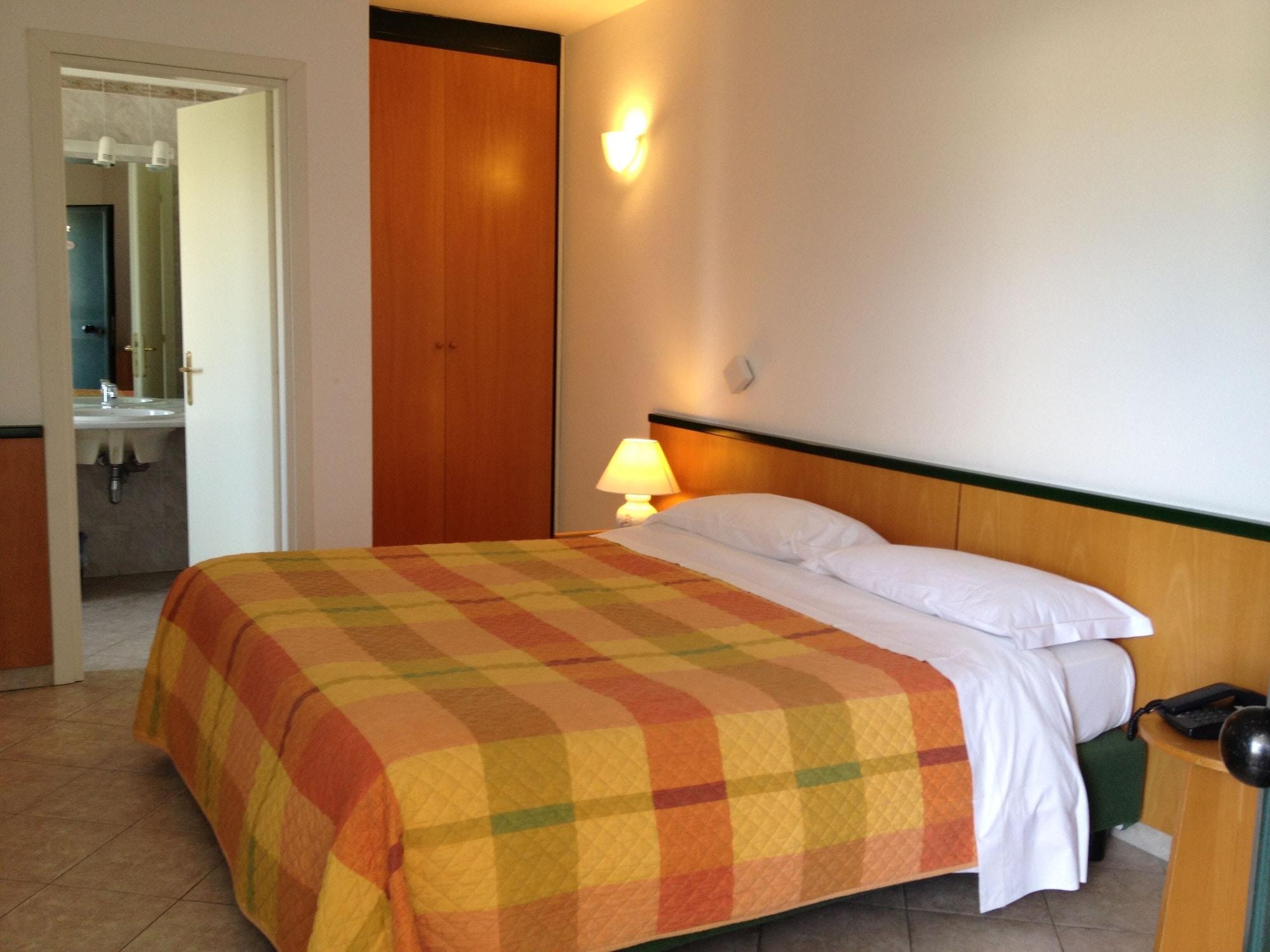 Hotel Ambrosio La Corte Olbia Bagian luar foto