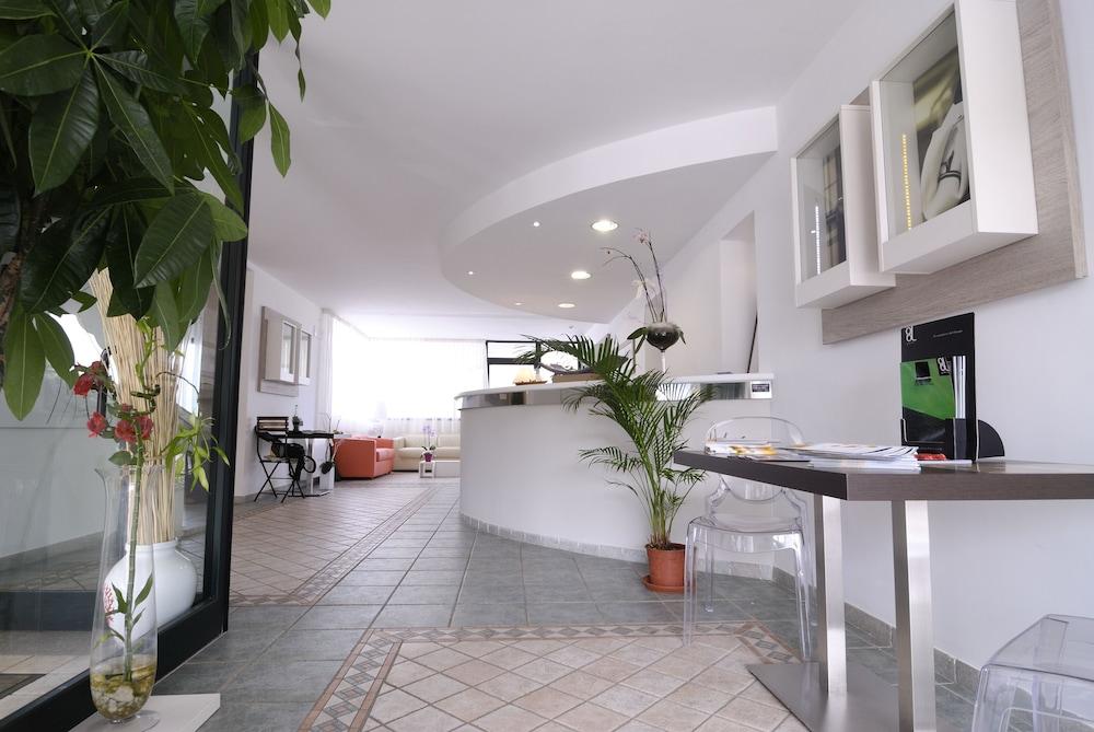 Hotel Ambrosio La Corte Olbia Bagian luar foto