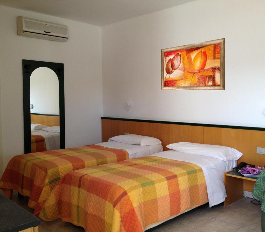 Hotel Ambrosio La Corte Olbia Ruang foto